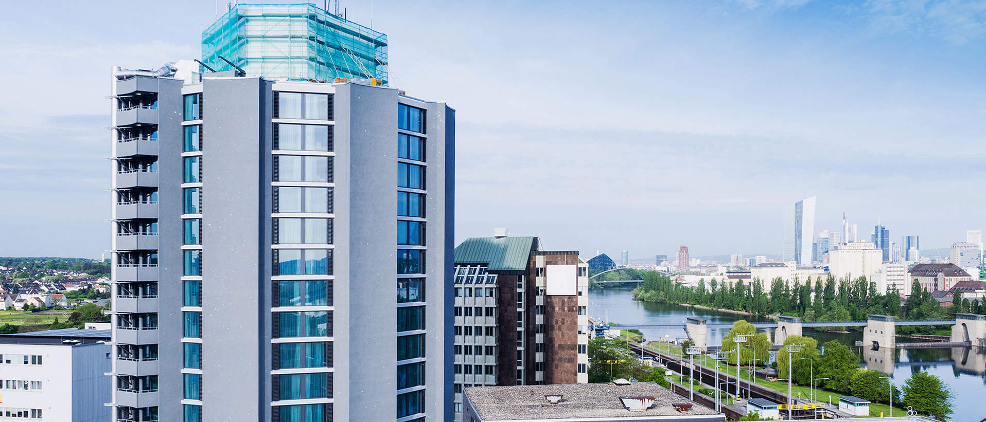 C + P Referenzen | Fassadengestaltung Hotelgebäude