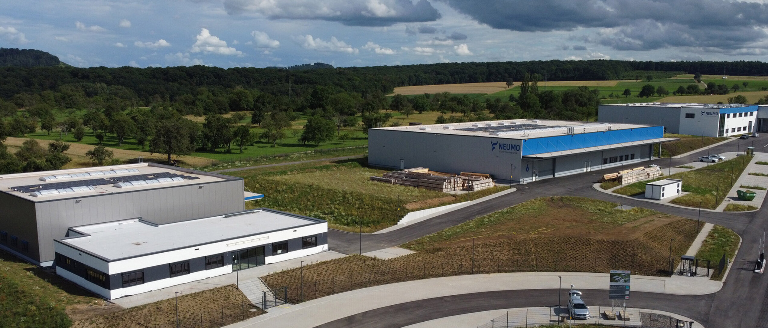 C + P Referenzen | Industriehallen auf neuem Firmencampus