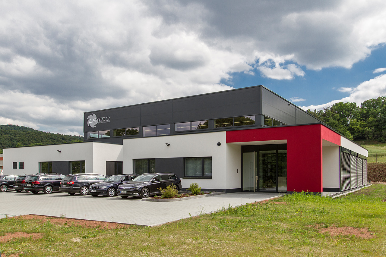 C + P Referenzen | Produktionshalle inkl. Büro