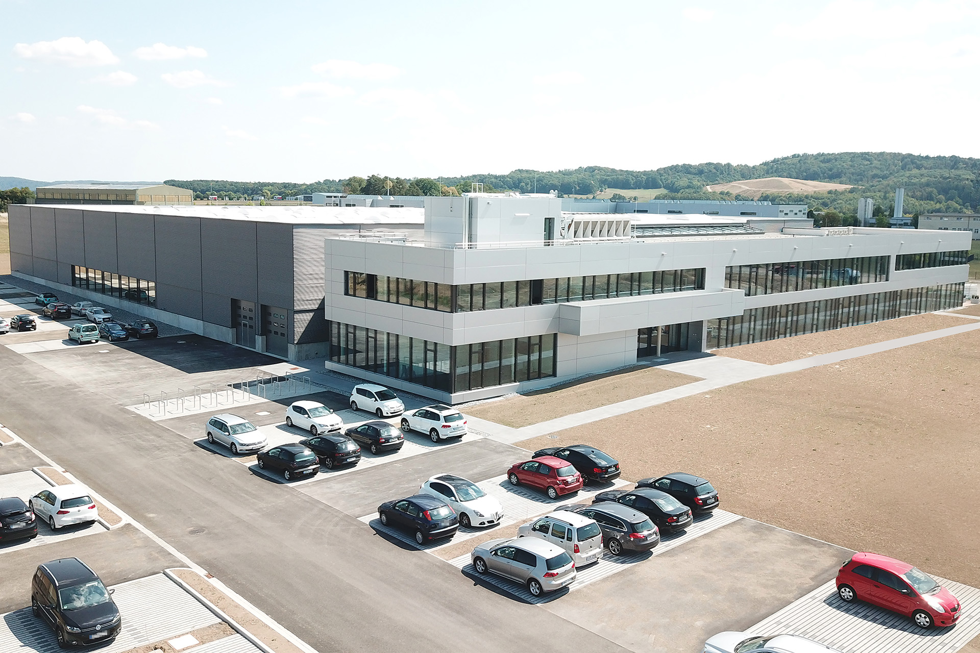C + P Referenzen | Fassade Firmensitzneubau