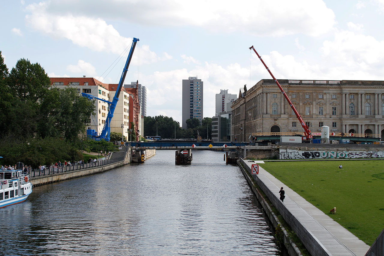 C + P Referenzen | Verbundbrücke Berlin-Mitte